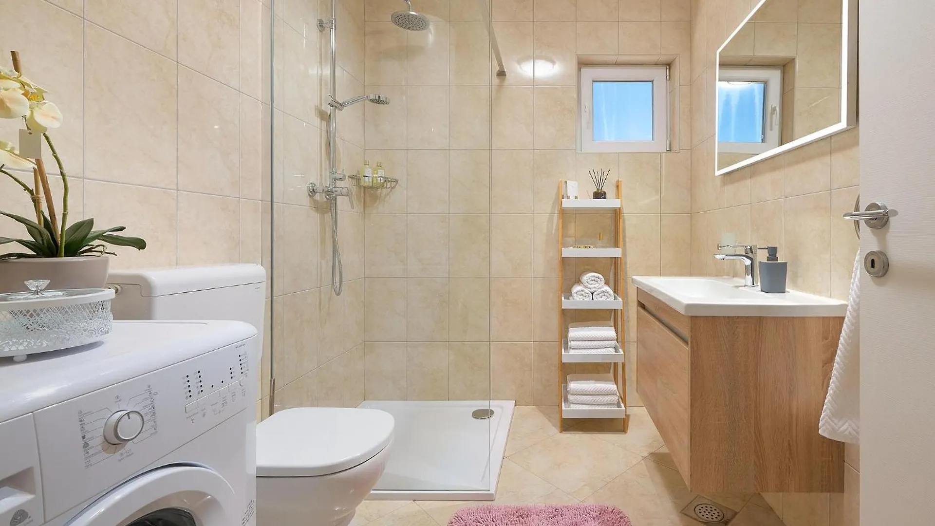 3 Bedroom Cozy Home In Mastrinka 트로기르 0*,